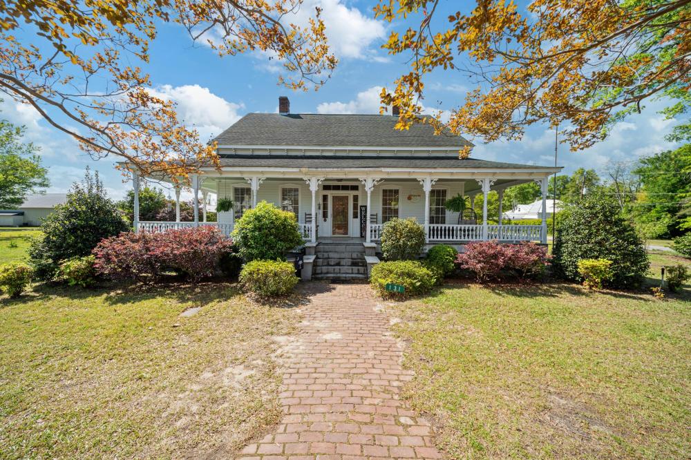 Currently Displayed Property Photo