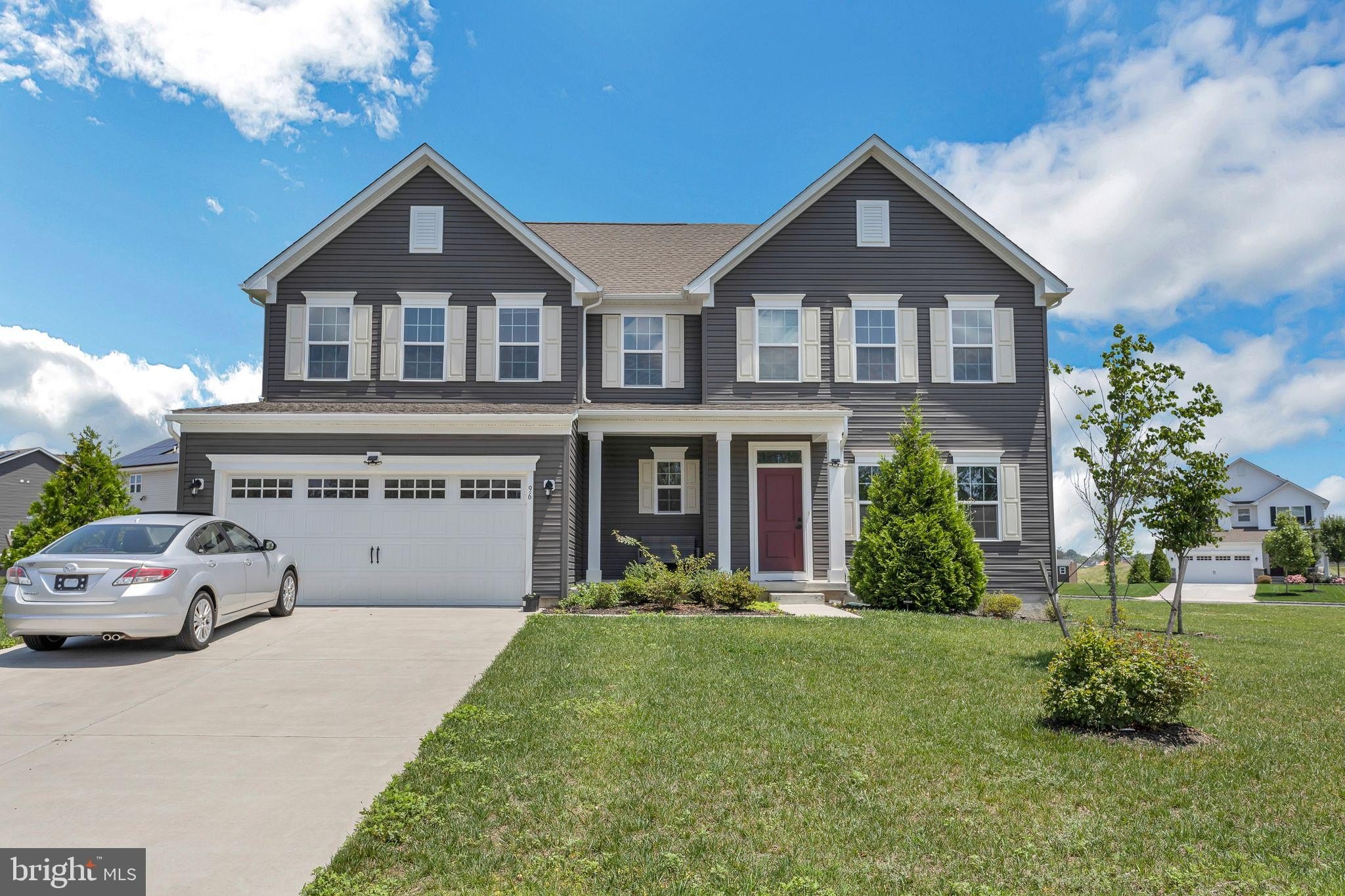 Currently Displayed Property Photo