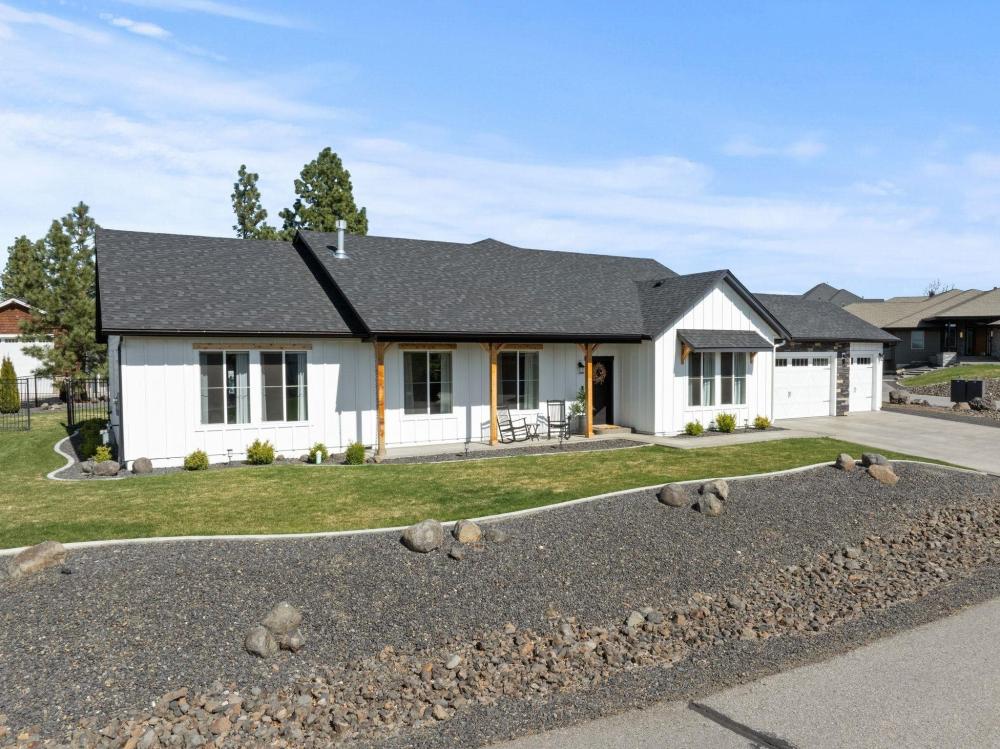 Currently Displayed Property Photo