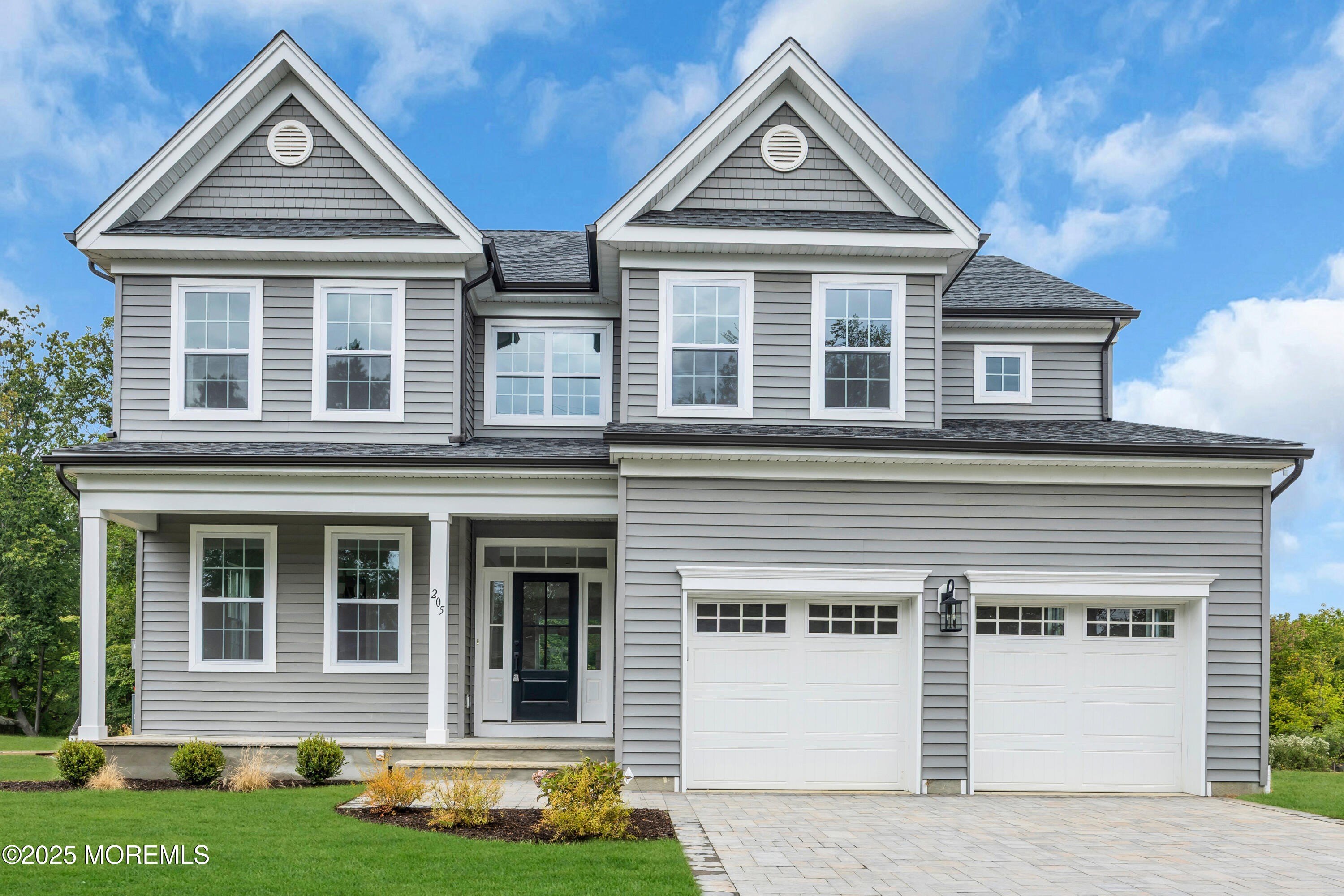 Currently Displayed Property Photo