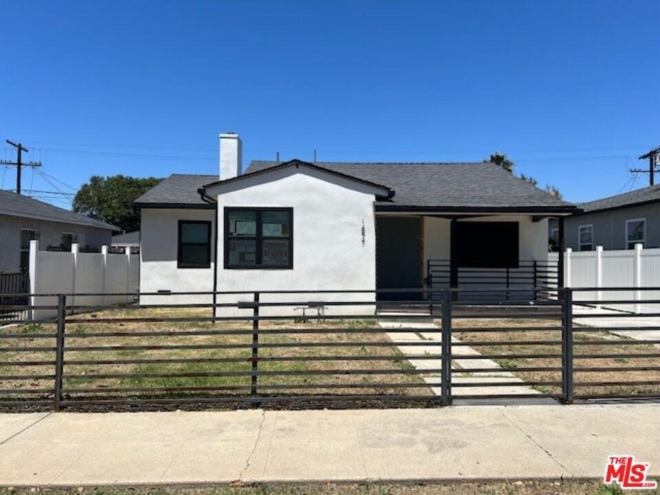 Currently Displayed Property Photo
