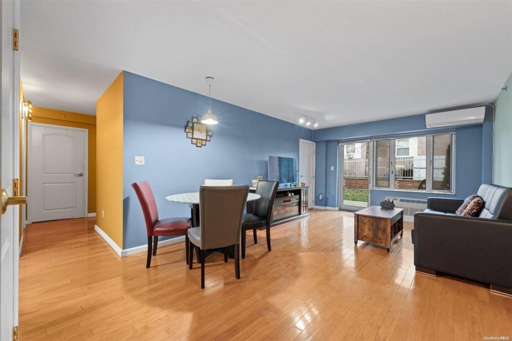 Currently Displayed Property Photo