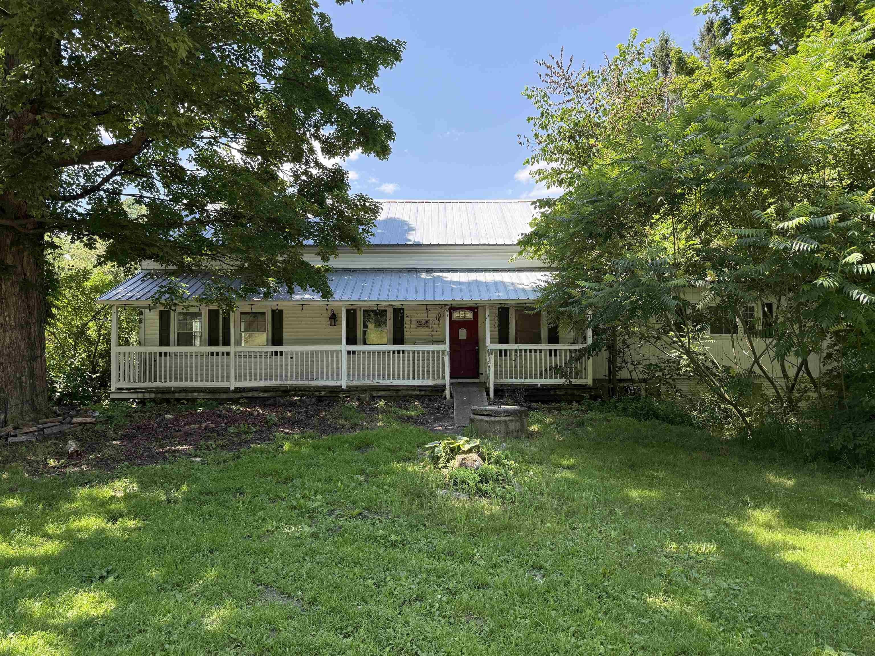 Currently Displayed Property Photo