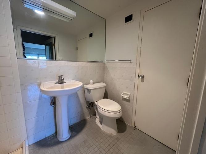 Currently Displayed Property Photo