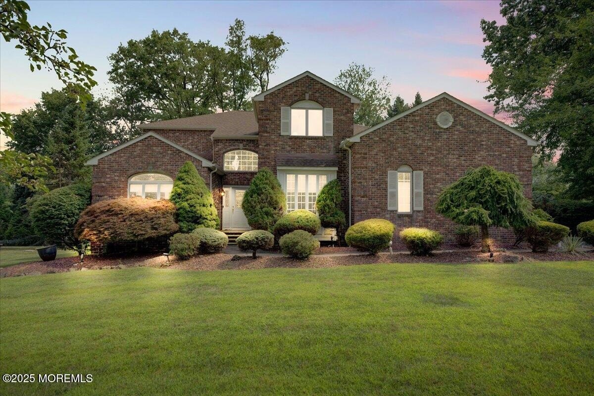 Currently Displayed Property Photo