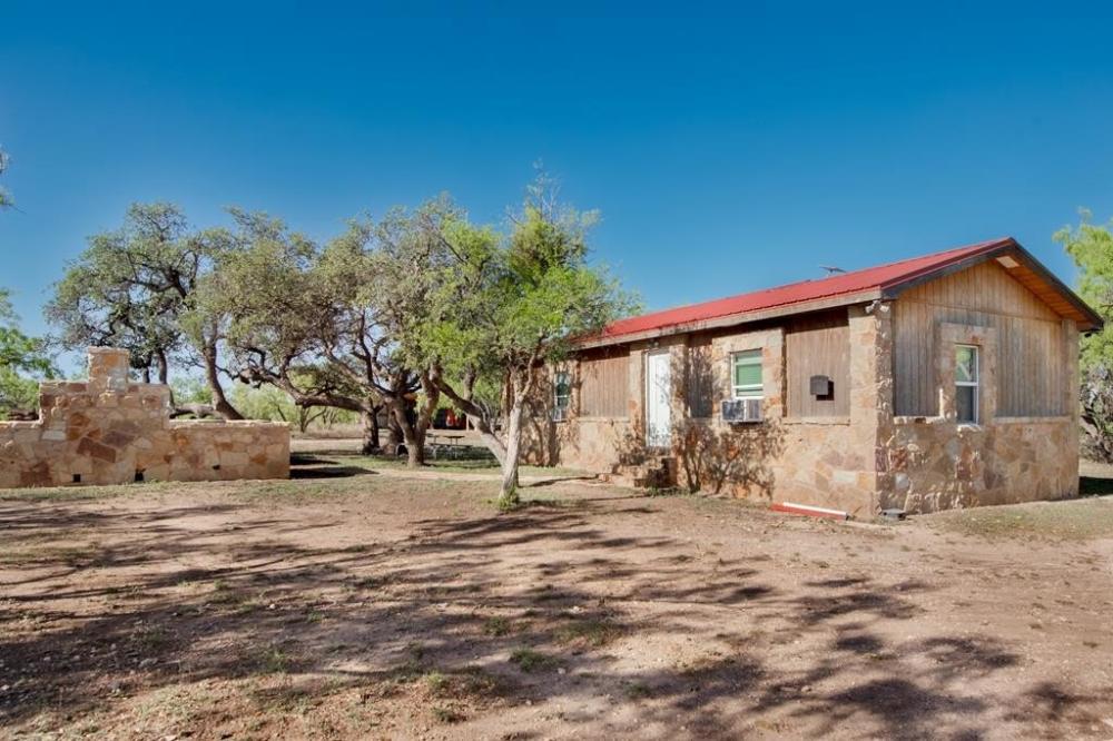 Currently Displayed Property Photo