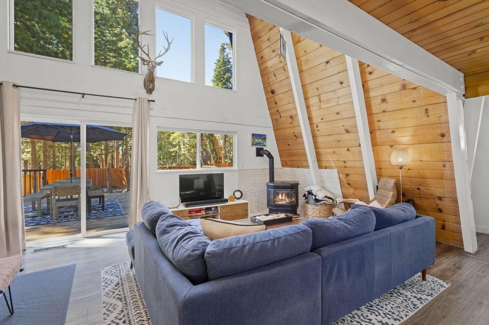Currently Displayed Property Photo
