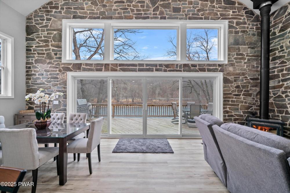 Currently Displayed Property Photo