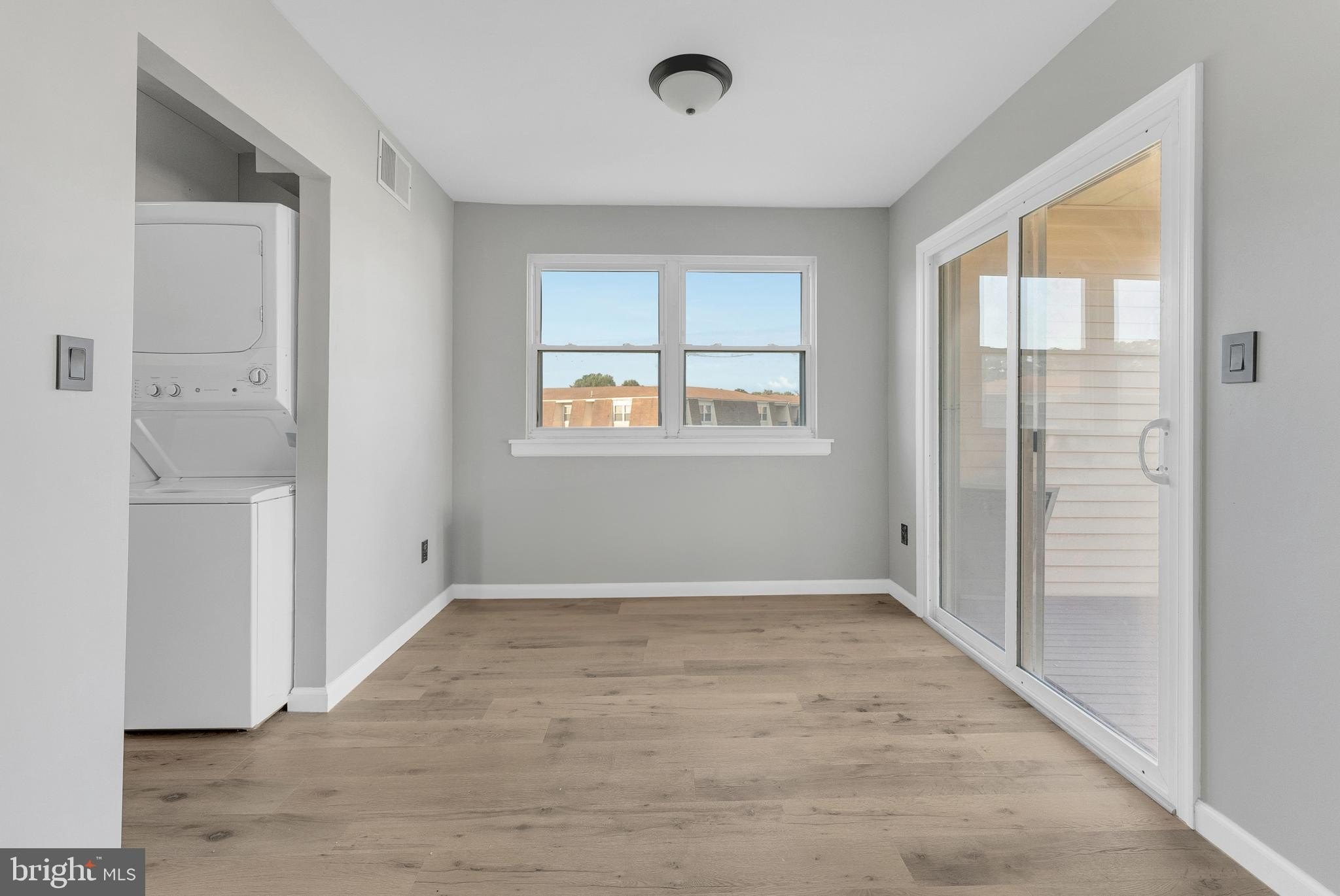 Currently Displayed Property Photo