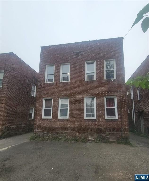 Currently Displayed Property Photo