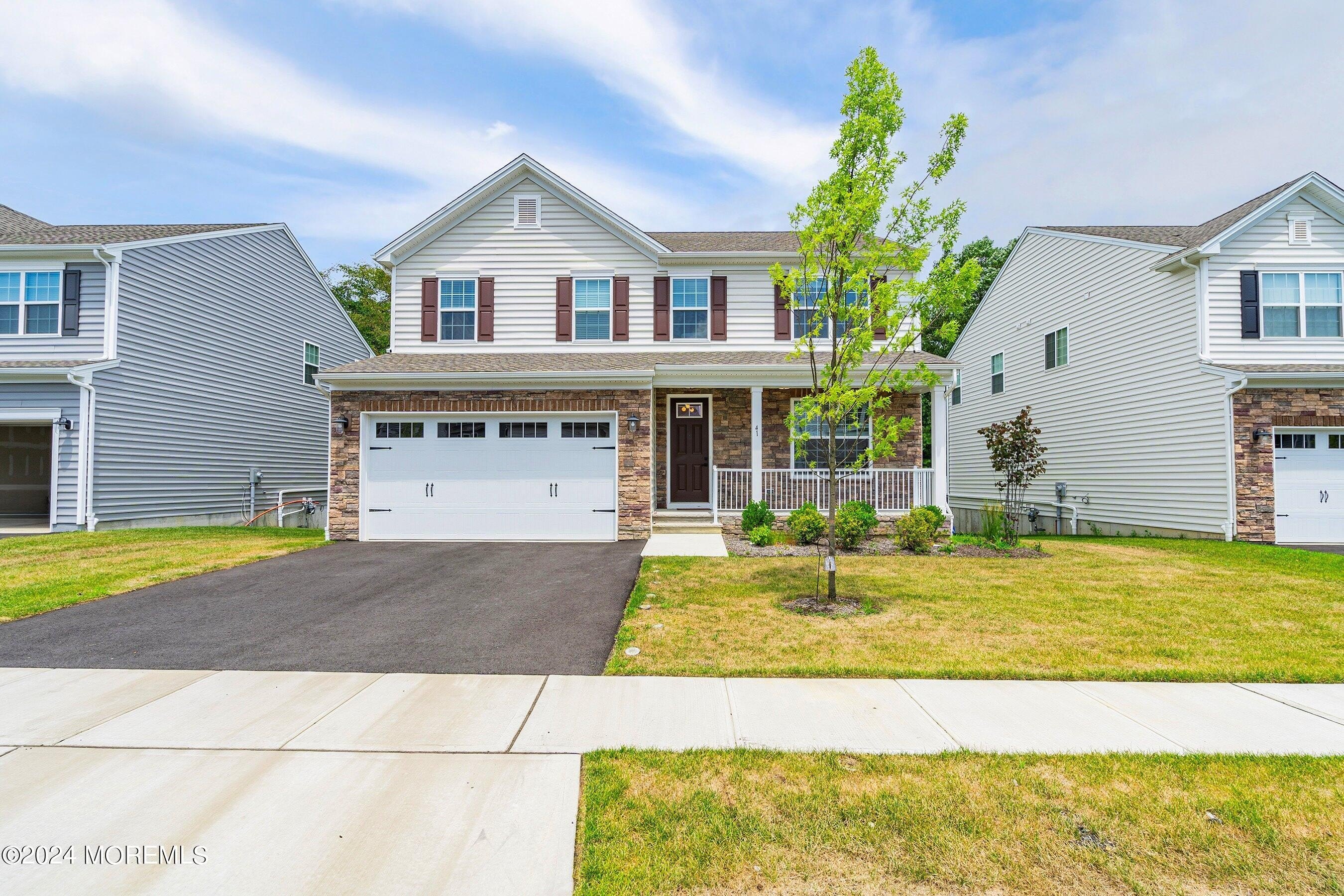 Currently Displayed Property Photo