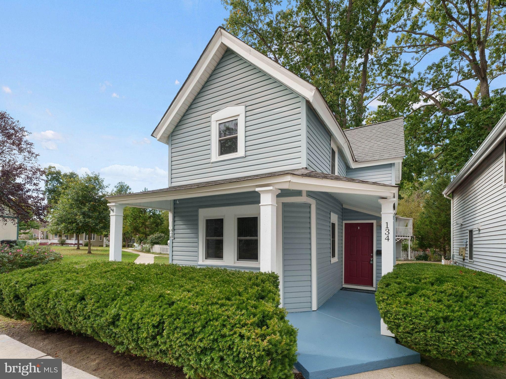 Currently Displayed Property Photo