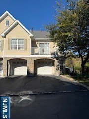 Currently Displayed Property Photo