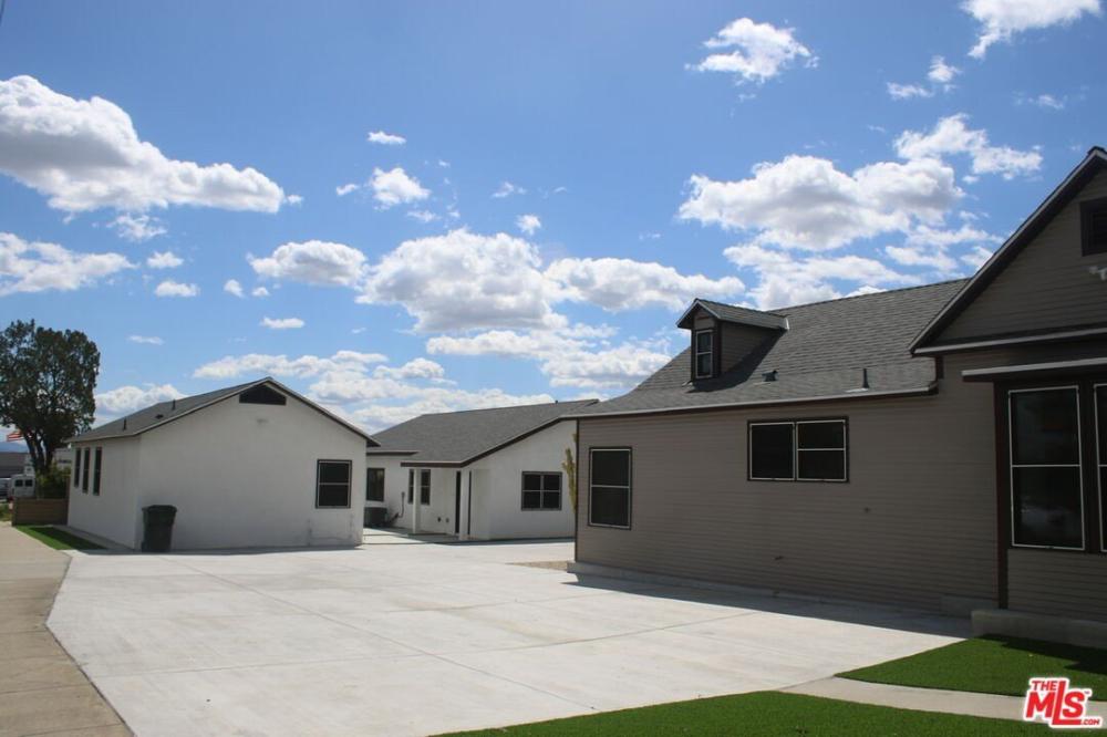 Currently Displayed Property Photo