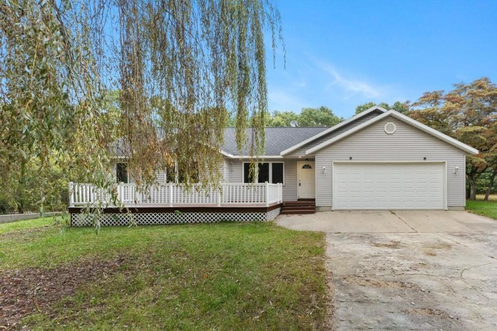 Currently Displayed Property Photo