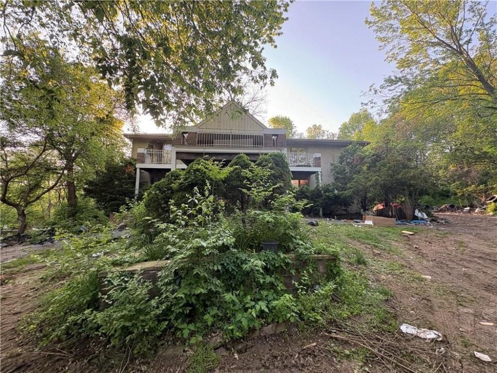 Currently Displayed Property Photo