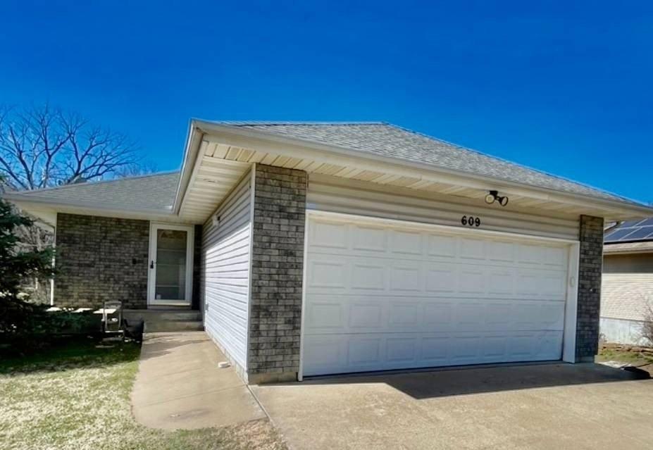 Currently Displayed Property Photo