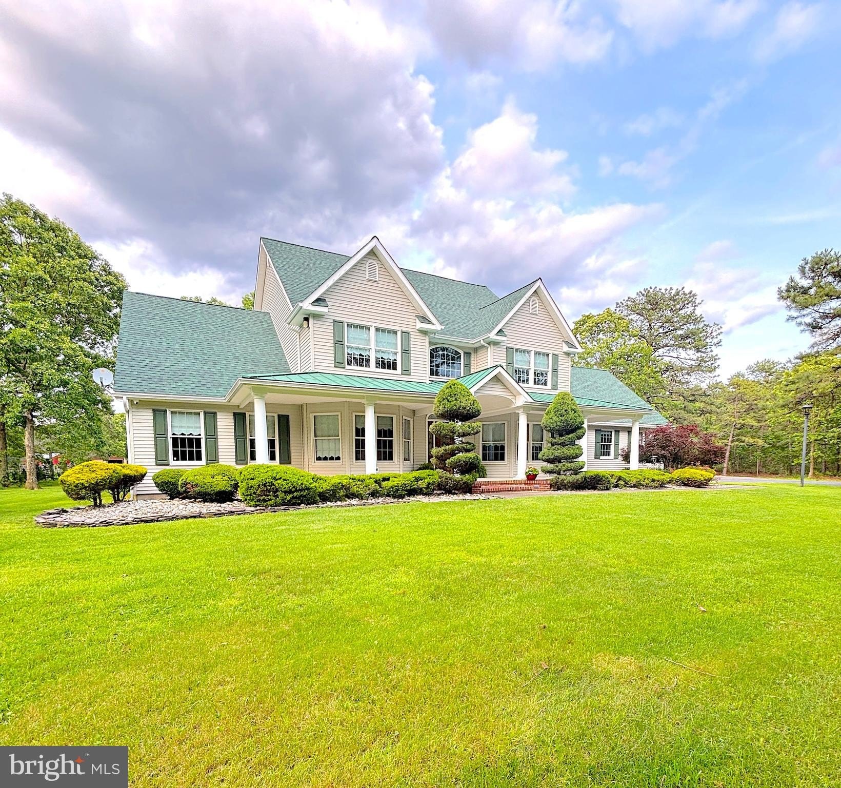 Currently Displayed Property Photo