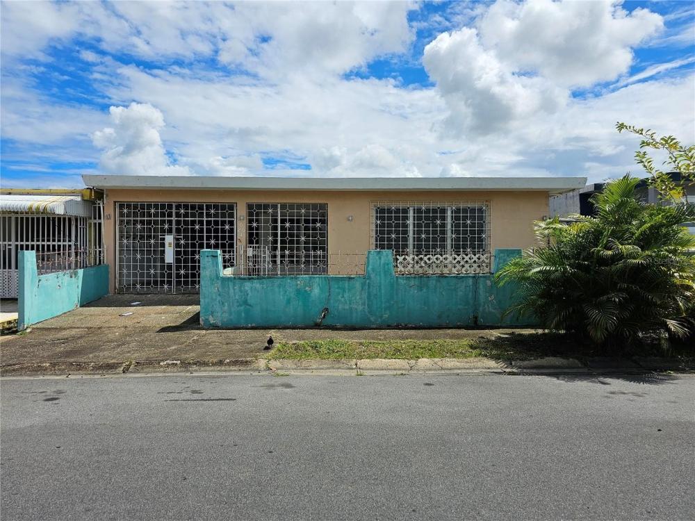 Currently Displayed Property Photo