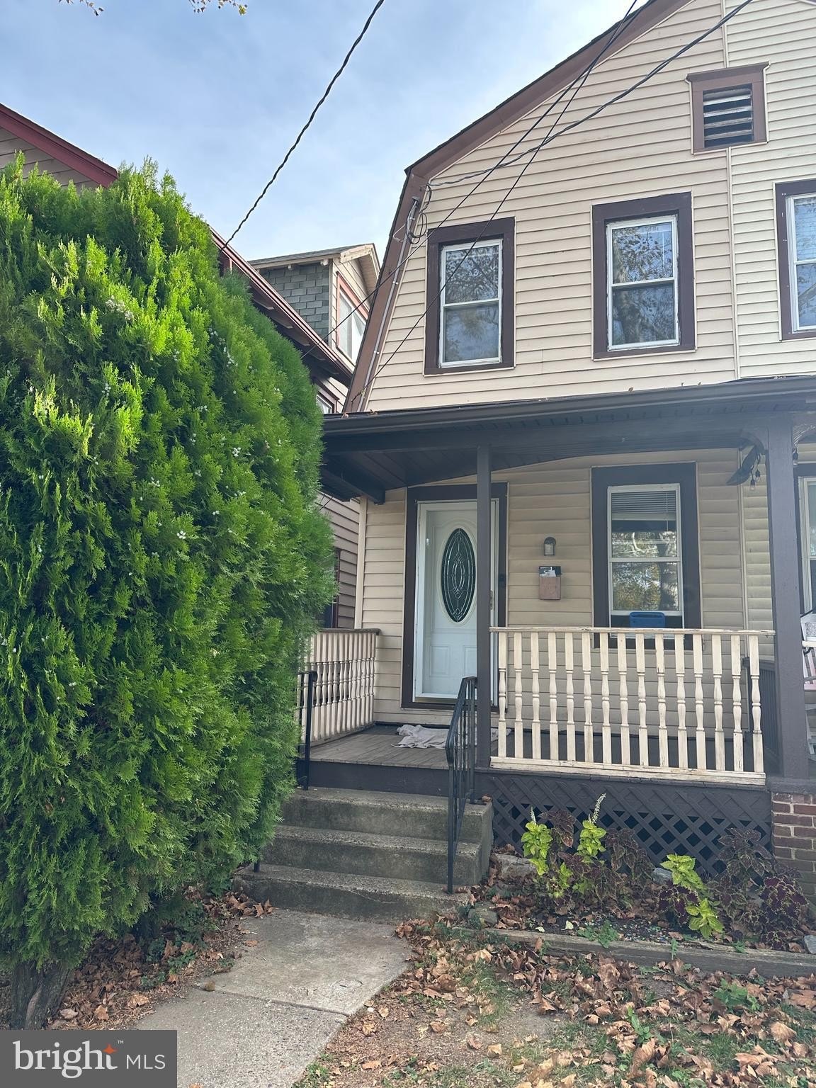 Currently Displayed Property Photo