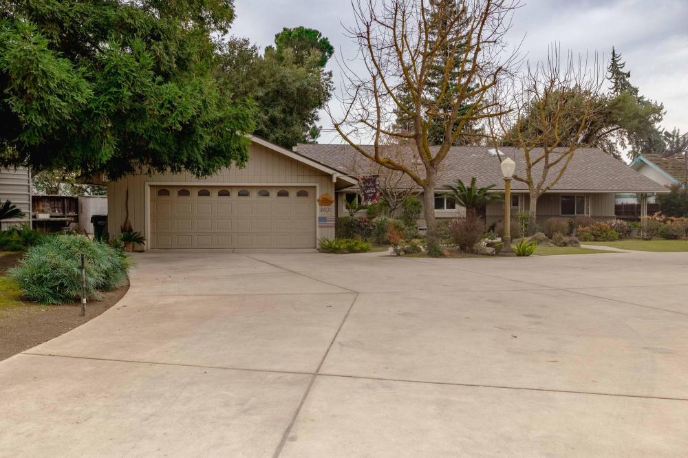 Currently Displayed Property Photo