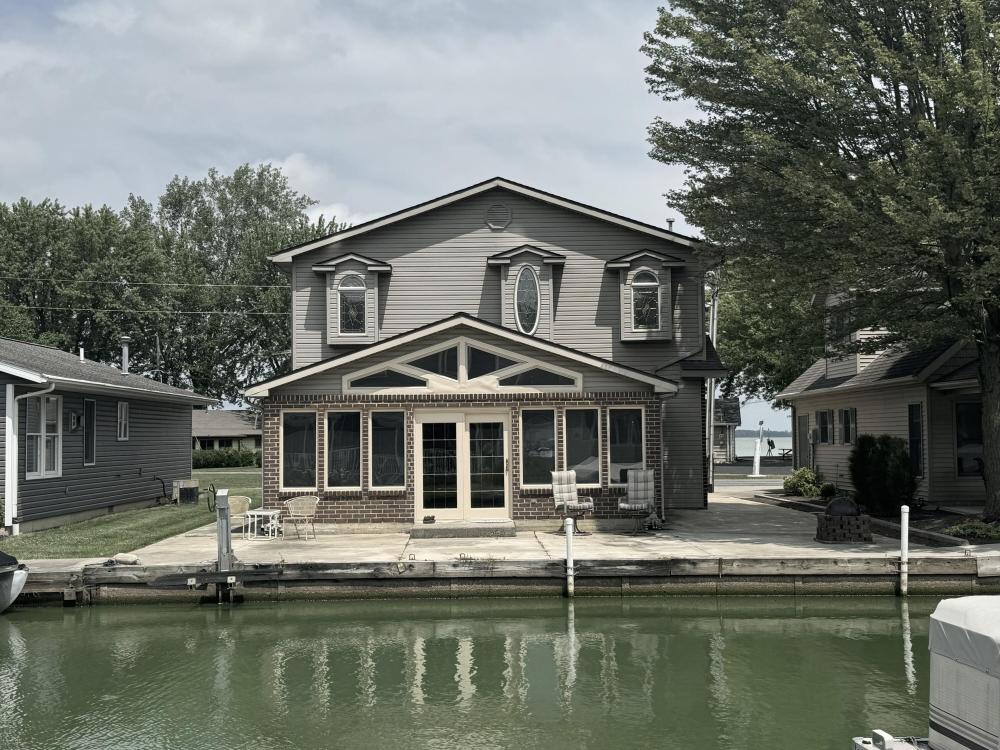 Currently Displayed Property Photo