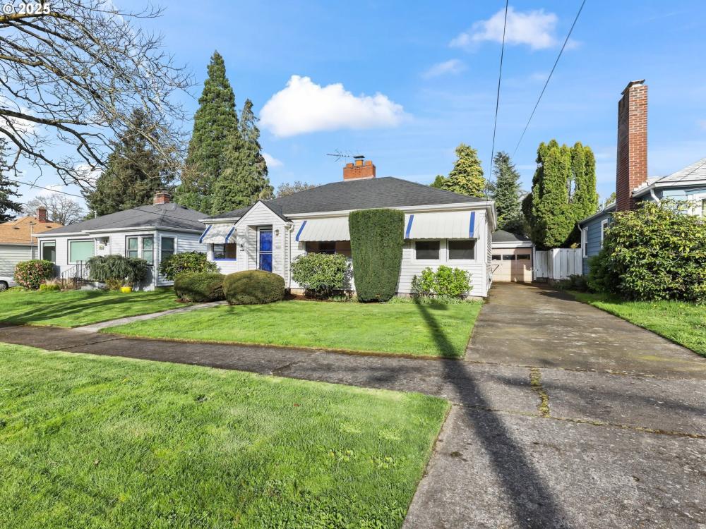 Currently Displayed Property Photo
