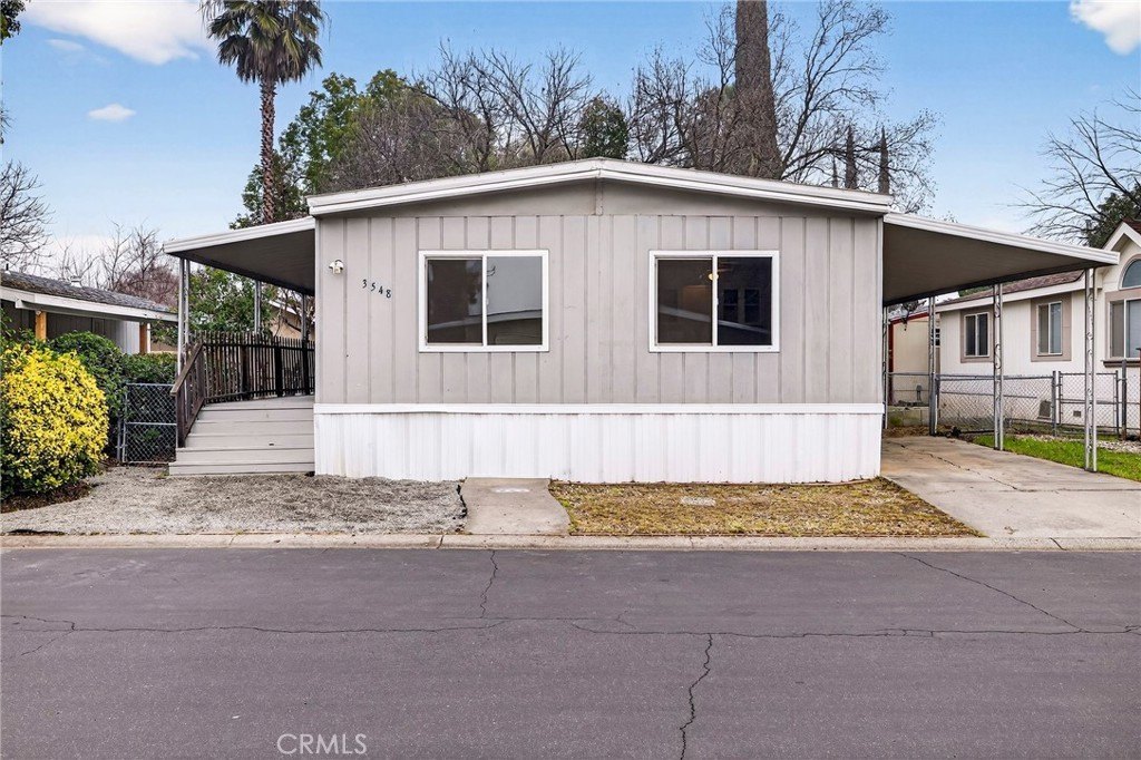 Currently Displayed Property Photo