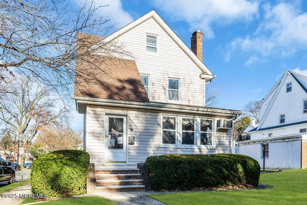 Currently Displayed Property Photo