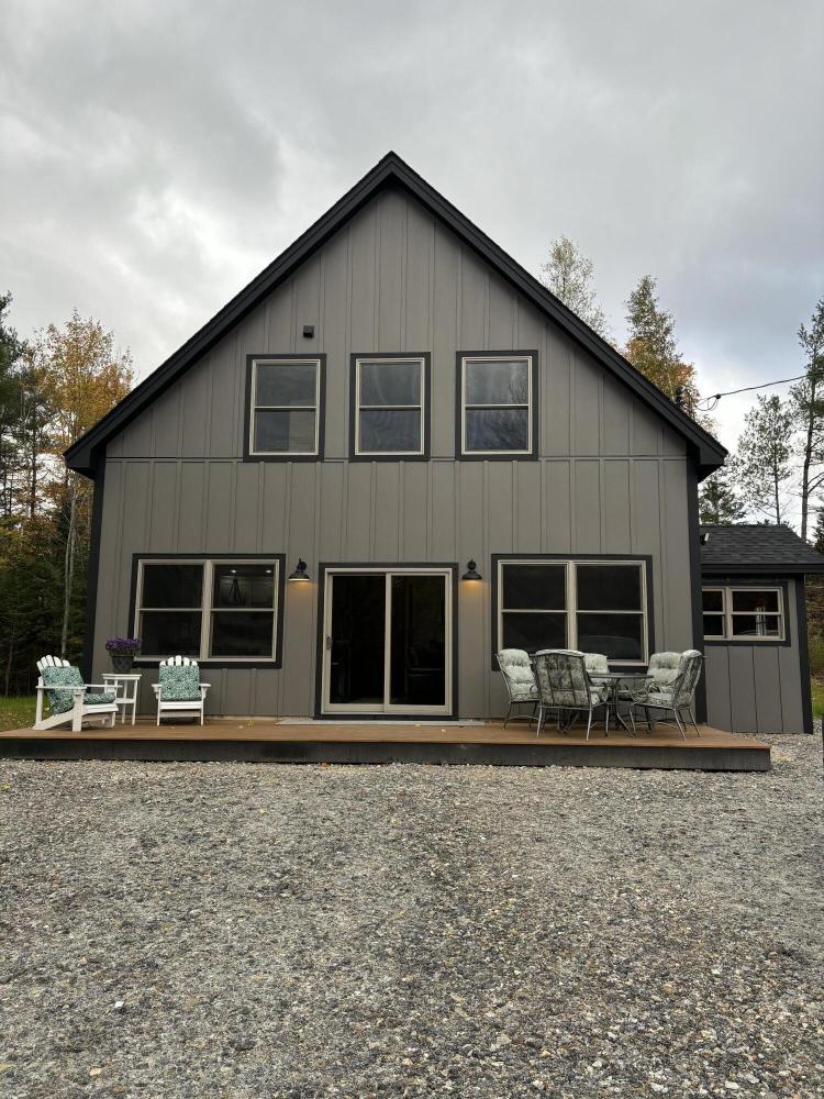 Currently Displayed Property Photo