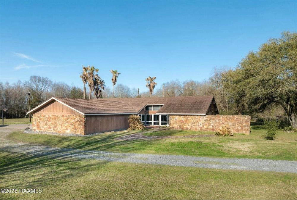 Currently Displayed Property Photo
