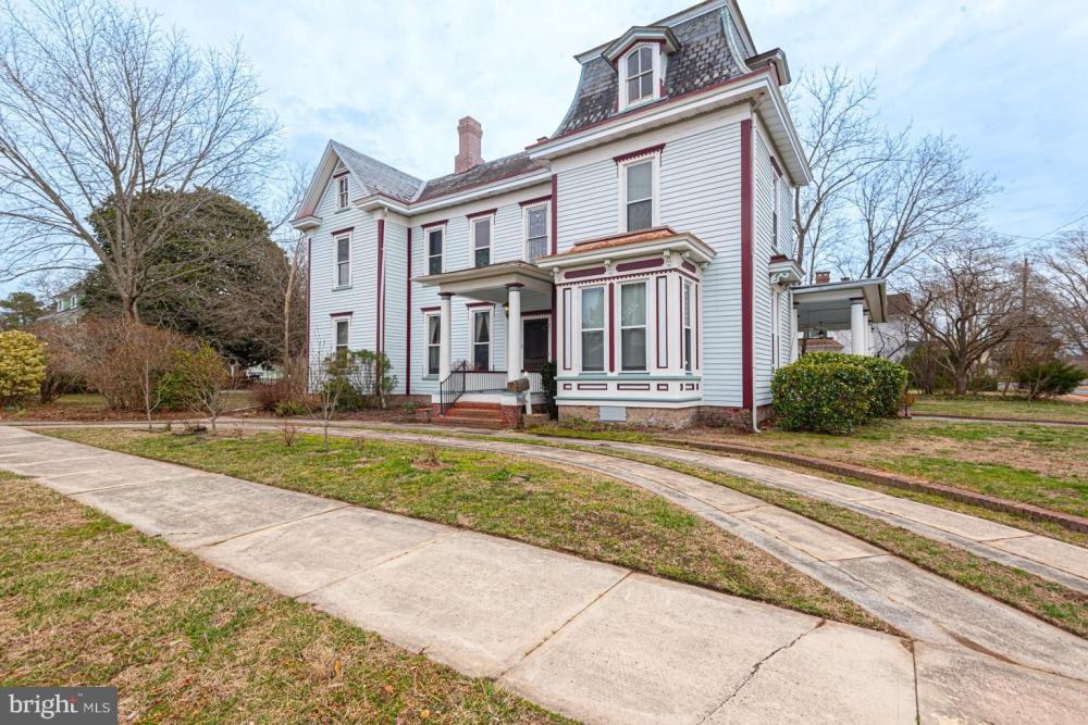Currently Displayed Property Photo