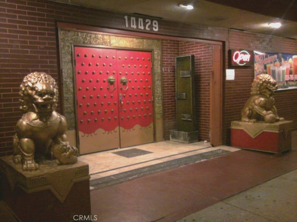 Currently Displayed Property Photo