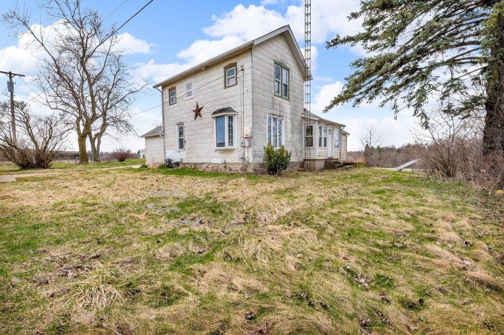 Currently Displayed Property Photo