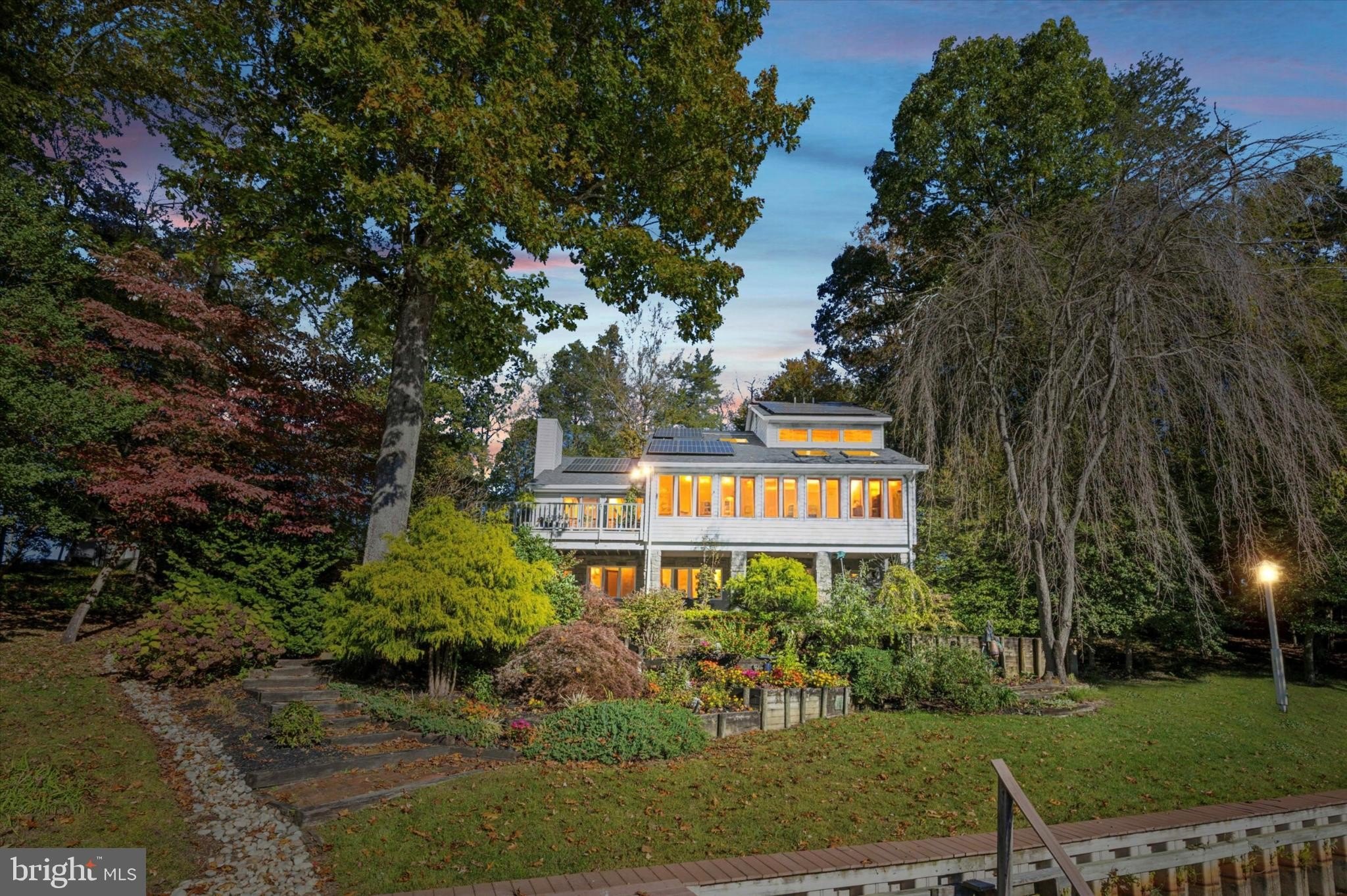 Currently Displayed Property Photo