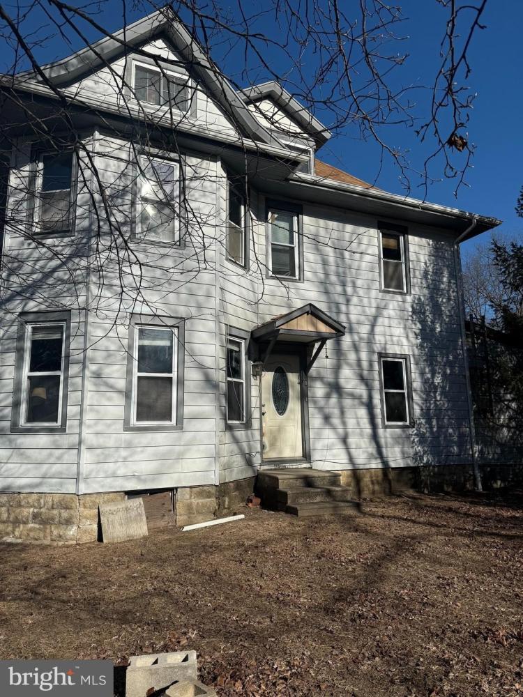 Currently Displayed Property Photo