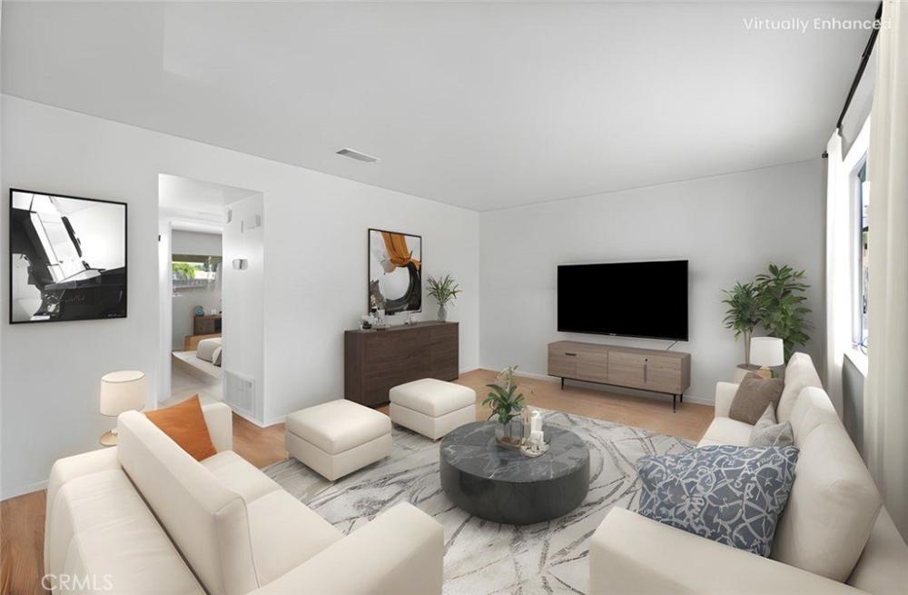 Currently Displayed Property Photo