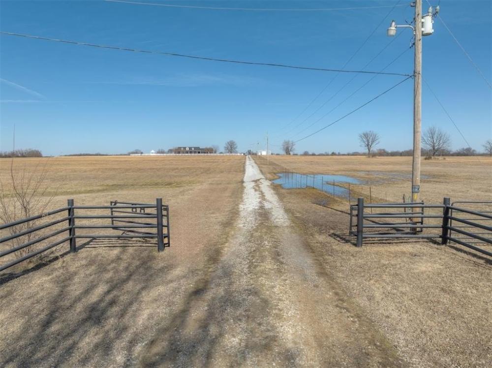 Currently Displayed Property Photo
