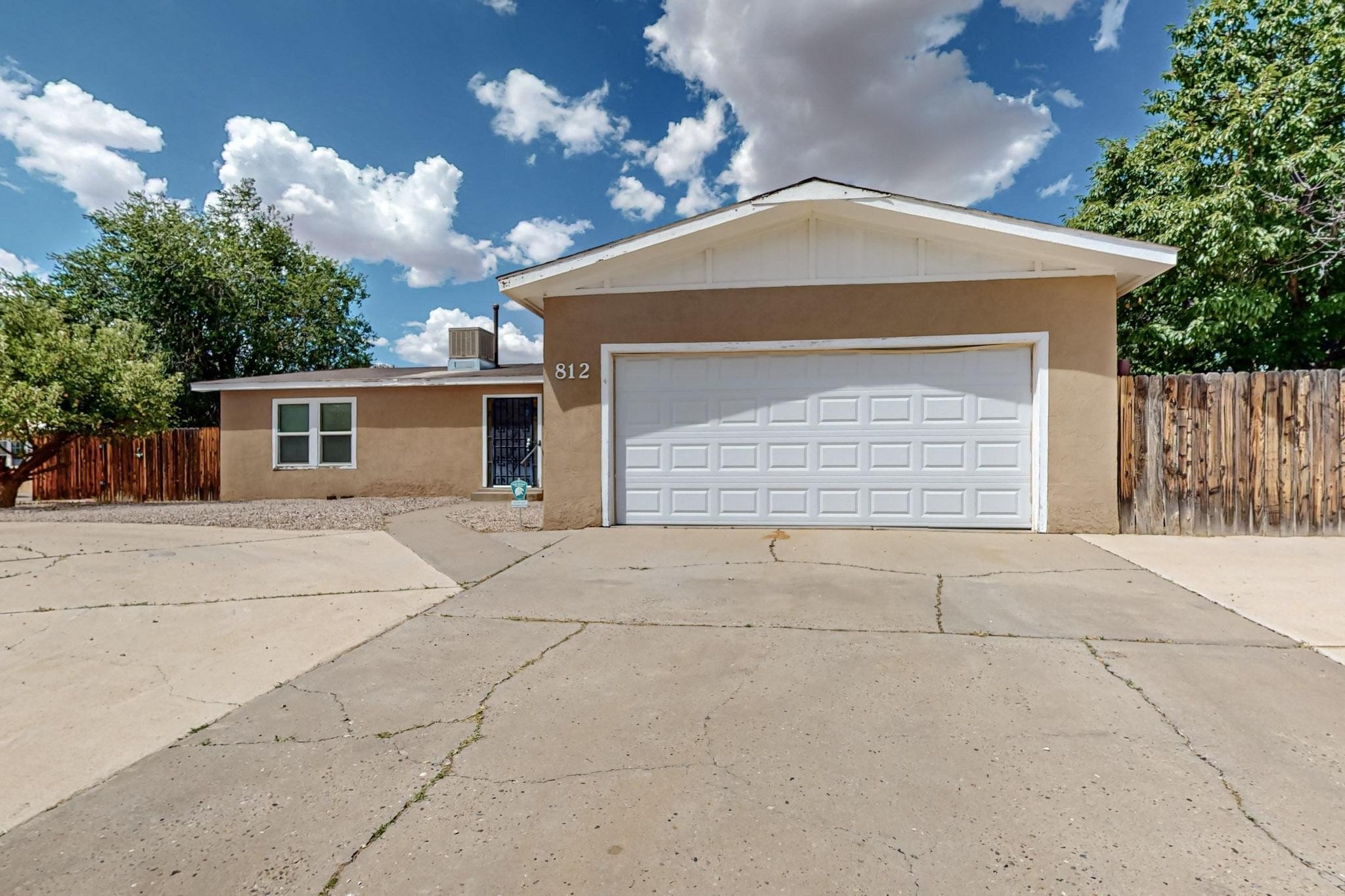 Currently Displayed Property Photo