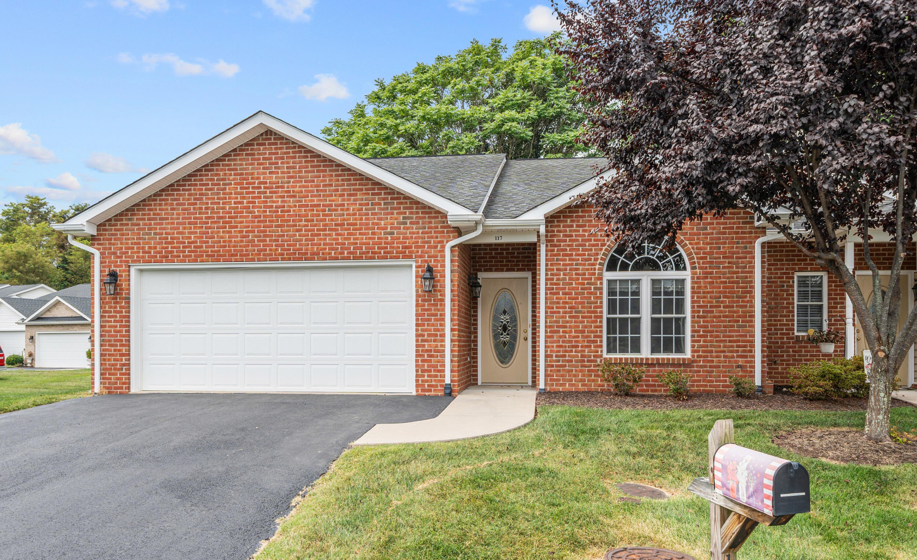 Currently Displayed Property Photo