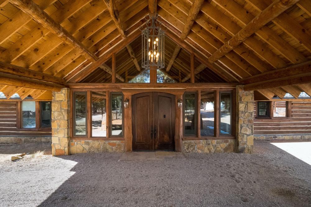 Currently Displayed Property Photo
