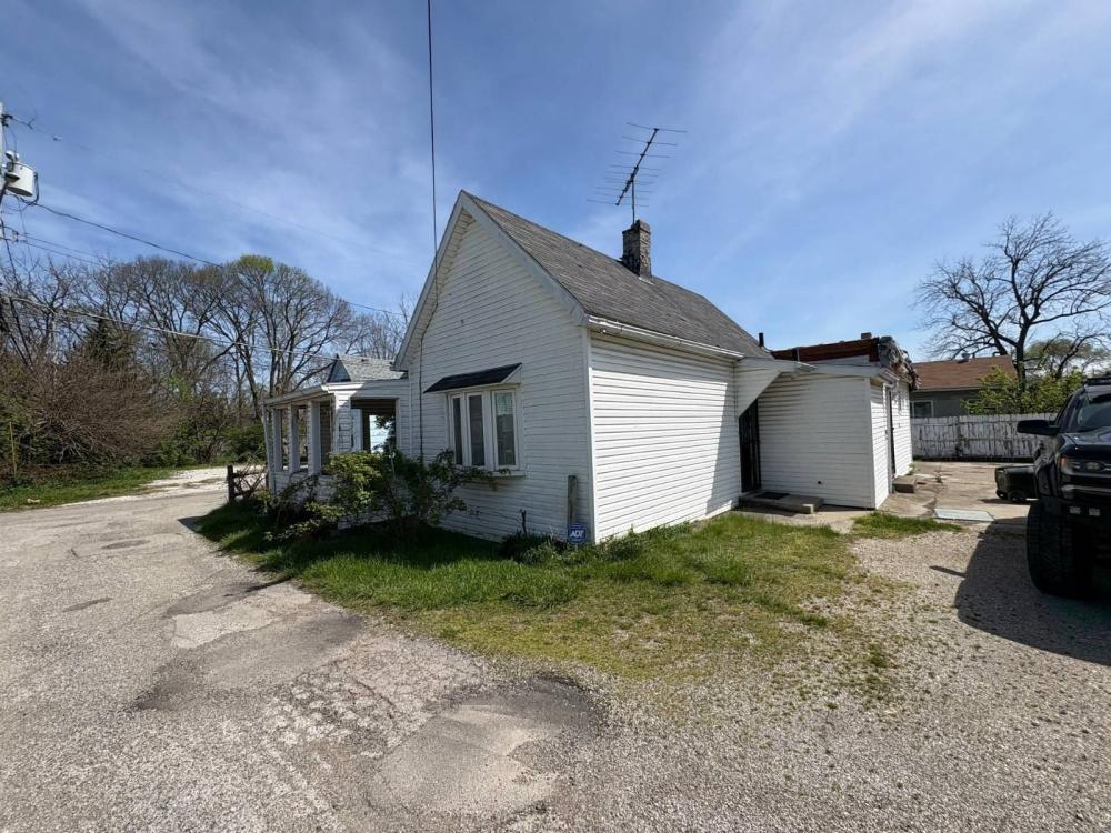 Currently Displayed Property Photo