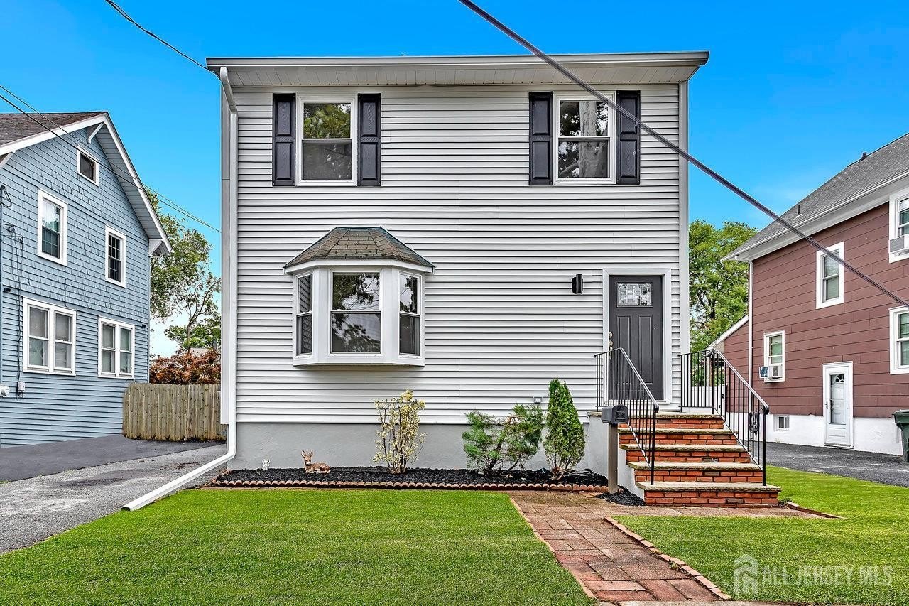 Currently Displayed Property Photo