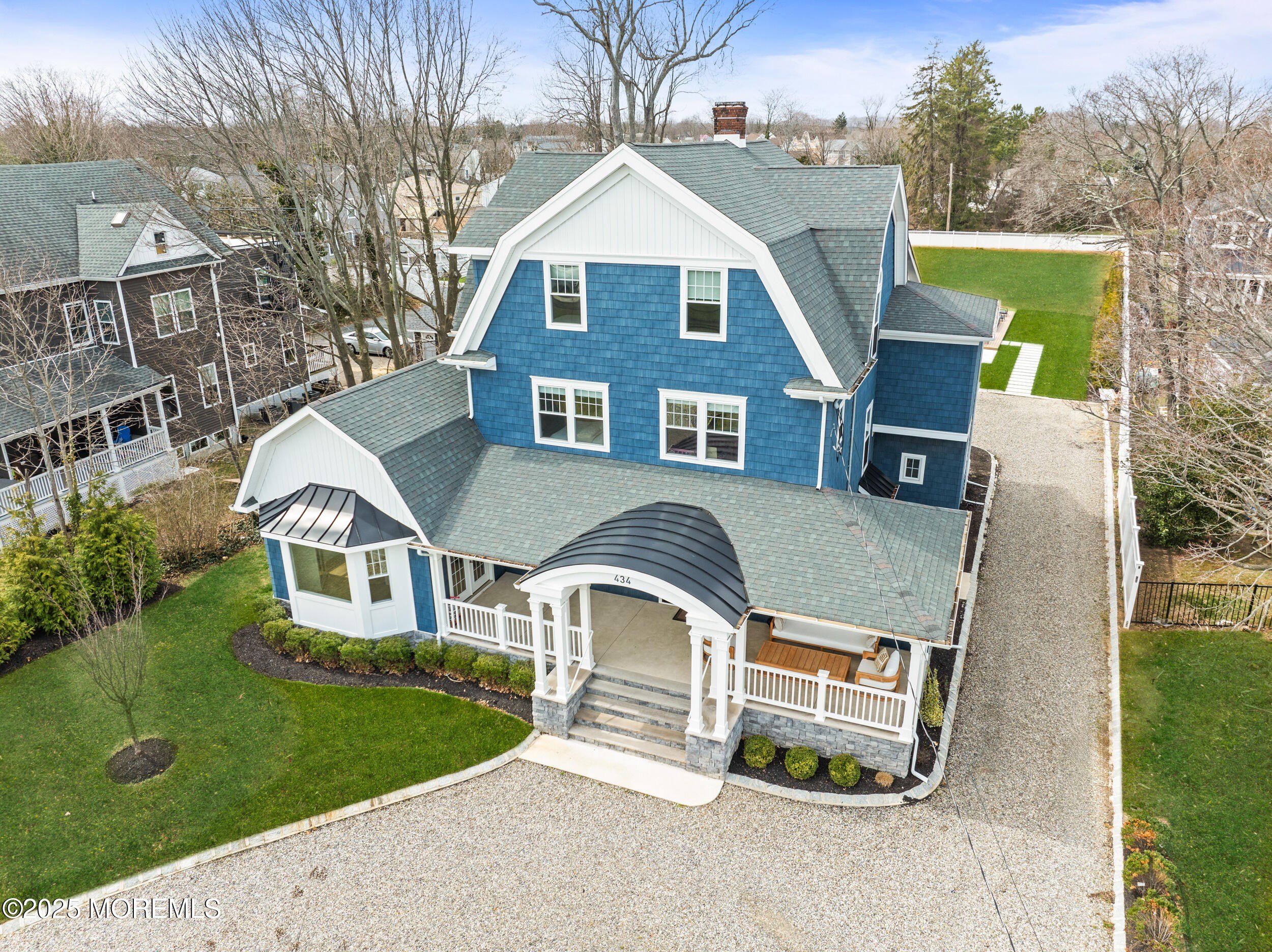 Currently Displayed Property Photo