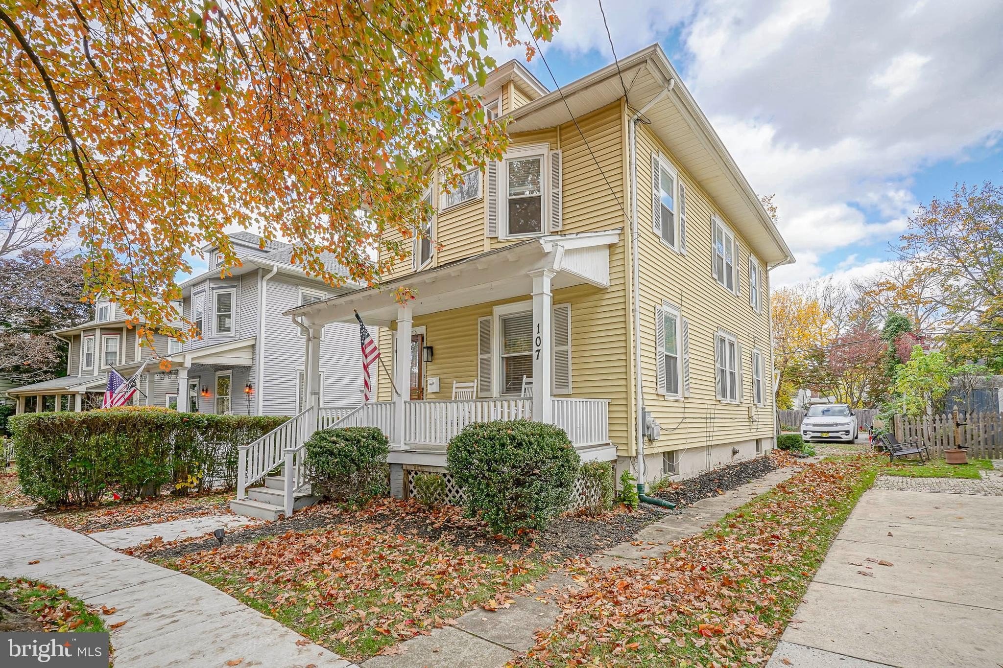 Currently Displayed Property Photo