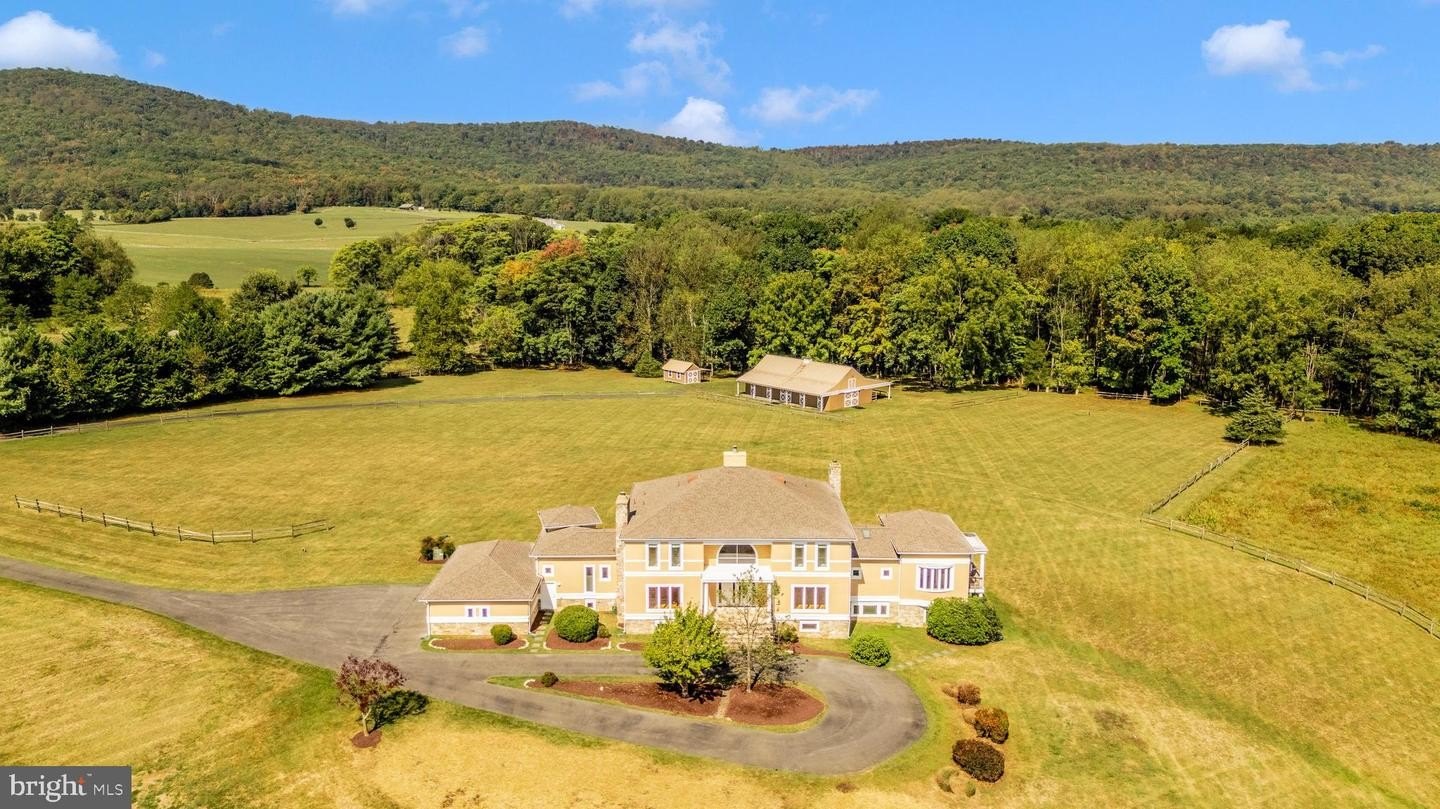 Currently Displayed Property Photo