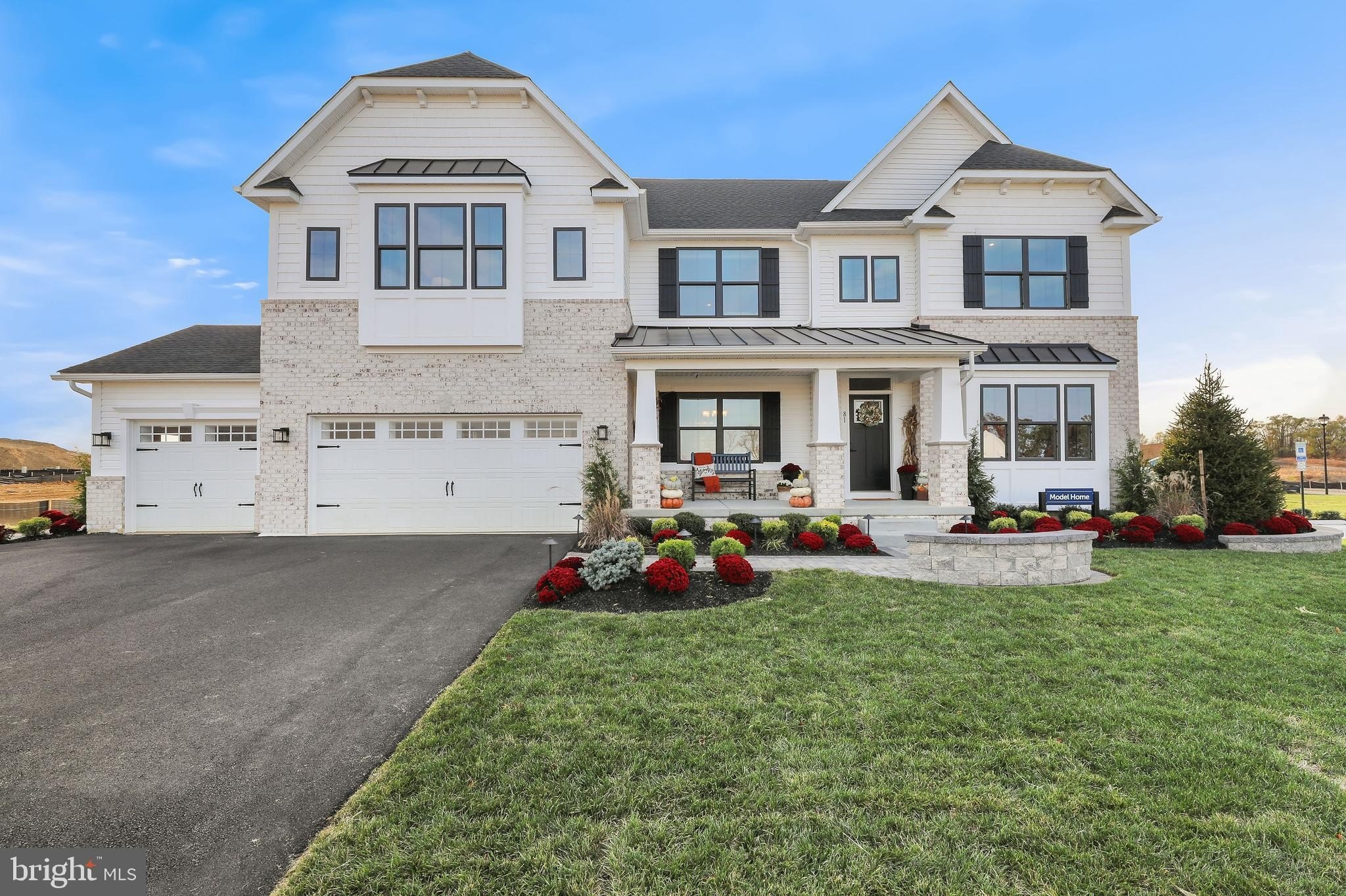 Currently Displayed Property Photo