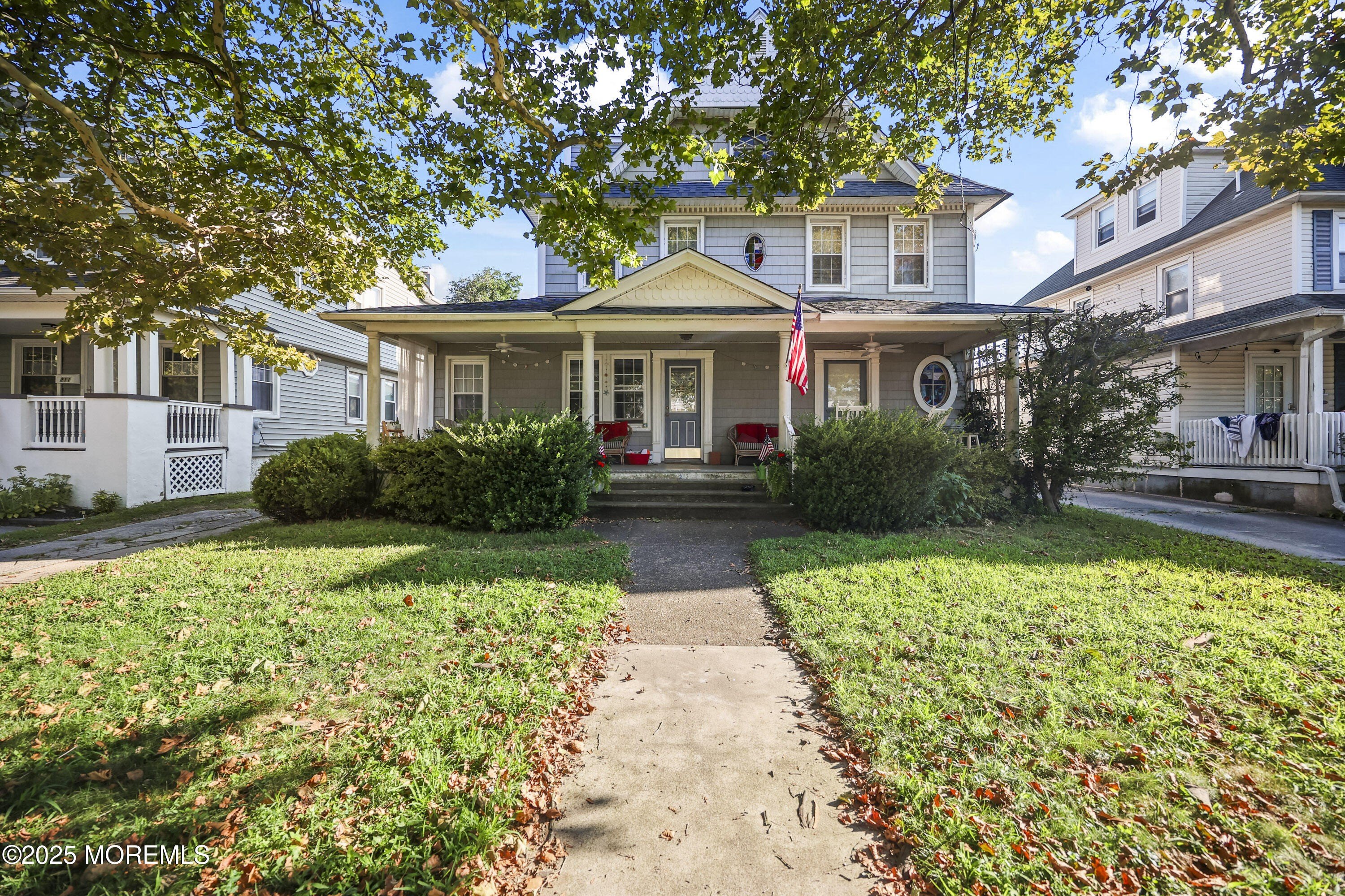 Currently Displayed Property Photo