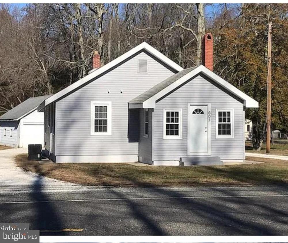 Currently Displayed Property Photo