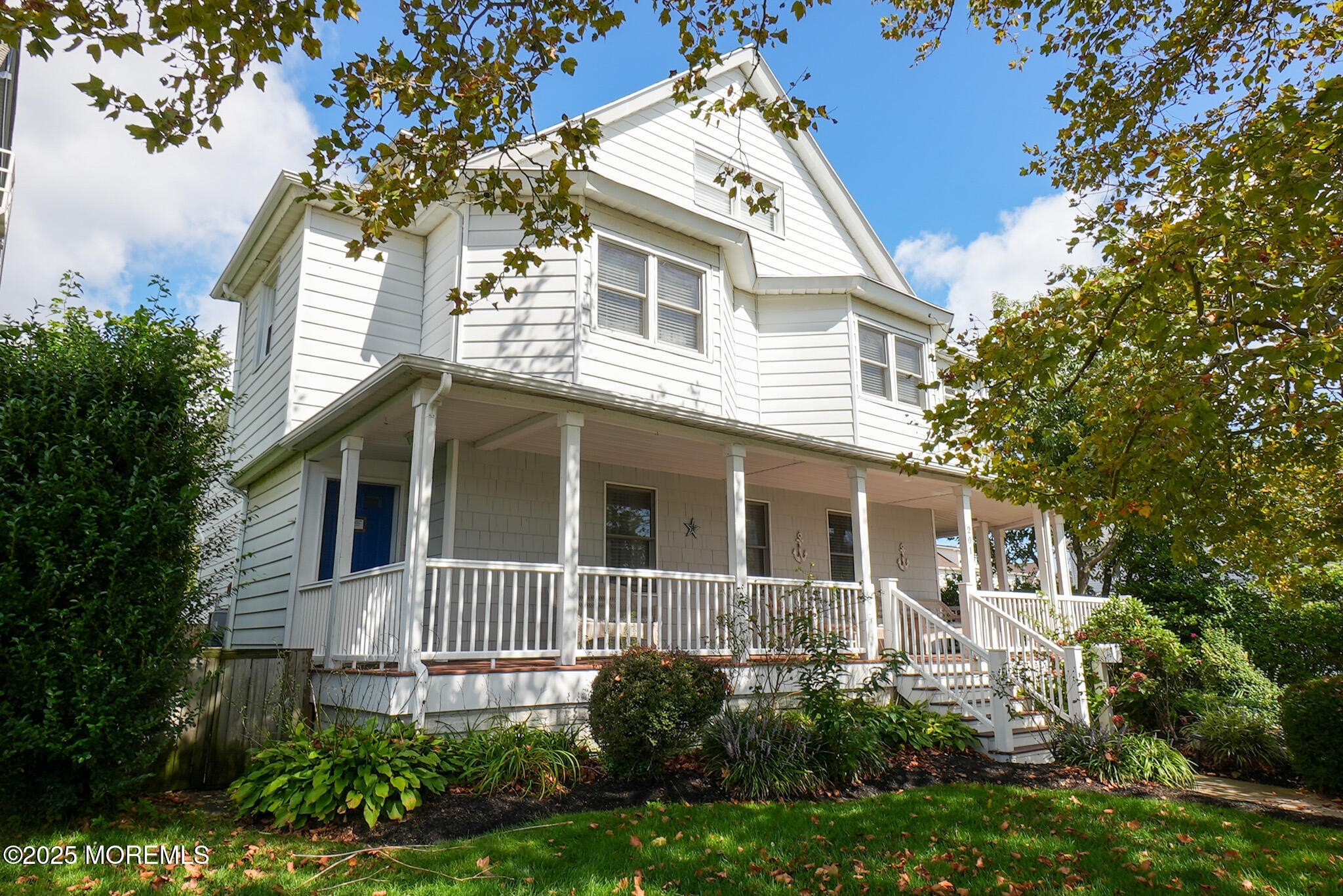 Currently Displayed Property Photo